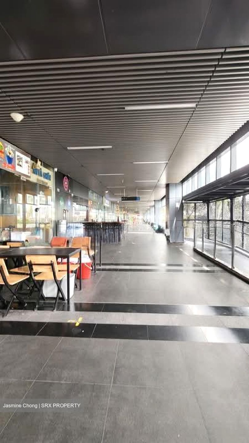 Vision Exchange (D22), Retail #573408791